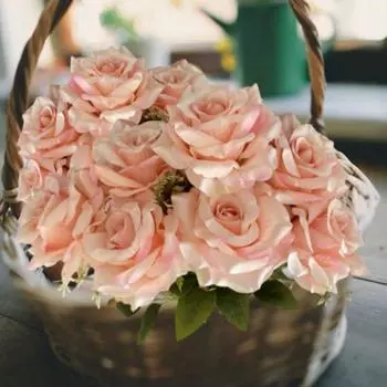 2 шт. Шелковый цветок со стеблем, искусственные розы, букет, композиция из розовых растений для кухни, декор для дома ко Дню святого Валентина, центральные цветочные композиции коралл розовый