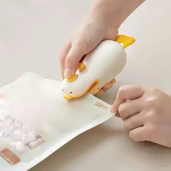 2 в 1 мини-запайщик пакетов с резаком и магнитной машиной для запечатывания пакетов USB-C перезаряжаемый запайщик пакетов для чипсов для дома и путешествий белый