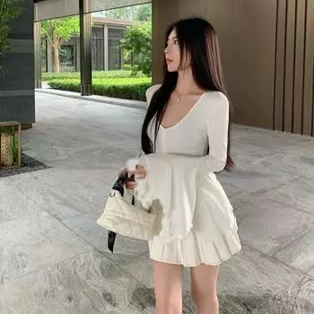 2KWEIRD Футболки с расклешенными рукавами и V-образным вырезом Готические с разрезом Сексуальные с фестончатым низом Женские блузки Y2k Черные Облегающие Модные Альтернативные топы M белый