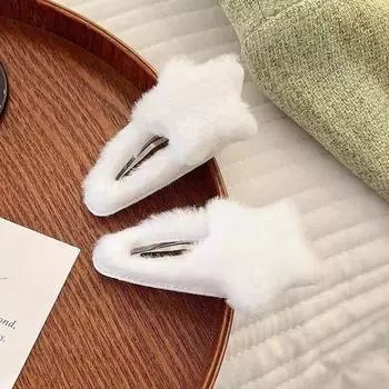 2pcs Cute Fluffy Pentagram Star Hairpins Star Plush Hair Clip BB Side Bang Clip Faux Fur Bobby Pin Barrettes Hair Accessories Size fits all