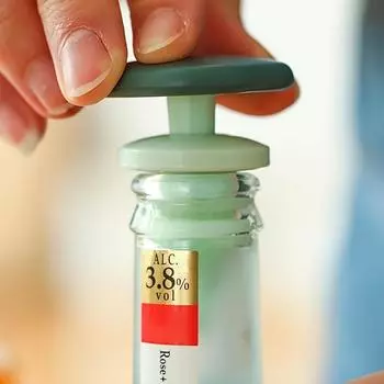 2pcs Red wine bottle stoppers with silicone leak proof caps, suitable for wine and seasoning bottle preservation, reusable