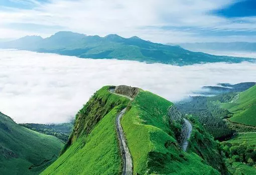 300 Piece Jigsaw Puzzle Puzzle Spectacular Views of the World Road to the Sky Kumamoto Aim! Master [Japan Edition] - (26x38cm)