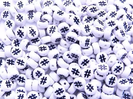 300 pieces Symbol Pattern Round Acrylic Beads 7mm White Sharp Hash Pattern Flat Craft Handicraft Supplies Jewelry Accessory Parts Huey Handicraft