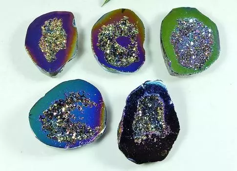30-33 мм Радужный титановый аура агат друзы фантазийные россыпью драгоценные камни 5 шт лот SY-112