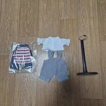 32cm Paola Reina Clothes, Stand