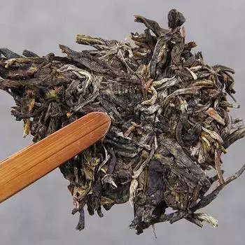 357 г Чистый чай Пуэр из древнего дерева Иу Сырой чайный торт Коллекция чая Юньнань Цицзы