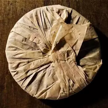 357 г выдержанного в Юньнани сырого чайного пирога пуэр 2002 года Цзин Чан Хао, старый сырой чайный торт пуэр