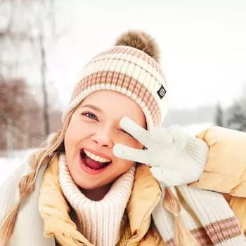 3 шт./комплект унисекс зимняя шапка шарф перчатки комплект толстый плюшевый мяч декор полосатый вязаный теплый шапка перчатки эластичный ветрозащитный зимняя на открытом воздухе велоспорт серый