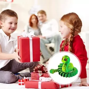 3D Printed Articulated Snake Tabletop Baby Snake Ornament with Movable Joints Stress