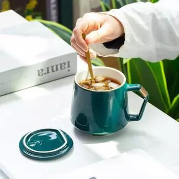400 мл. Легкая роскошная керамическая кружка в европейском стиле с золотой росписью, зеленая кофейная чашка с крышкой и ложкой, молочная кружка, праздничные подарки для пары 301-400ml
