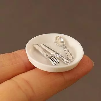 4 шт. 1:12 кукольных тарелок, ножей, вилок, ложек, набор кукольных мини-посуды, аксессуары для кукольного домика, украшения для кухни, игрушки для игр серебряный