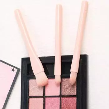 4 в 1 набор кистей для макияжа для путешествий выдвижная кисть кабуки и 3 маленькие кисти для глаз с мягкими щетинками маленькая портативная для касания бежевый