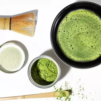 4Pcs Matcha Tea Set Matcha Traditional Starter Set with Ceramic Matcha Bowl Bamboo Matcha Whisk Ceramic Matcha Whisk Holder