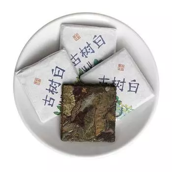 500 г юньнаньского чая, белый чай со старым деревом, 8 г маленьких квадратных кирпичиков (Чонг) белый чай