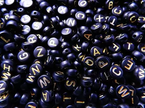 500 Pieces Alphabet Pattern Round Acrylic Beads Gold Letters Black 7mm Craft Handicraft Supplies Jewelry Handmade Accessory Parts Huey Handicraft