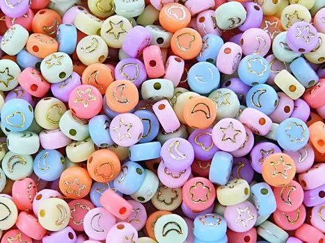 500 Pieces Mixed Pattern Round Flat Mixed Color Acrylic Beads 7mm Gold Pattern Star Heart Moon Flower Craft Handicraft Supplies Jewelry Accessories