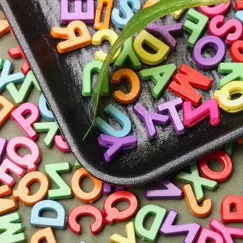 50 шт. акриловые бусины с буквами для самостоятельного изготовления ювелирных изделий 26 буквенных свободных бусин для изготовления ювелирных изделий браслет ожерелье украшение для дома разноцветные