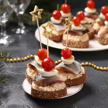 50 шт. бамбуковых десертных вилок со звездами, одноразовые шпажки для фруктов для рождественской вечеринки и праздничных случаев 50pcs золотистый