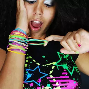 50 шт. липкие силиконовые ночные светящиеся браслеты для женщин и девочек, флуоресцентный резиновый браслет, эластичная резинка для волос, резинка для волос, подарки