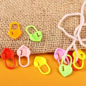 50 шт. Пластиковые смоляные маленькие зажимы для фиксации маркеров петель крючком защелка вязальные инструменты игольница зажим крючок швейный инструмент смешанный цвет