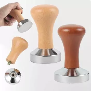 51 мм 53 мм 58 мм Темпер для кофе эспрессо с плоским алюминиевым основанием и деревянной ручкой. Внутренняя пружинная конструкция. Сбалансированный фиксированный усилитель для темперирования кофе.