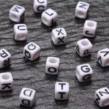 5,5 мм, 100 шт., свободные акриловые белые, черные квадратные бусины для поделок своими руками, браслеты-цепочки для телефонов, ремесленные изделия, материал ожерелья из бисера Z