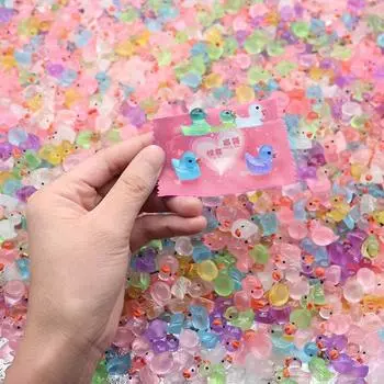 5 шт. милые мини-игрушки-уточки из светящейся смолы, сюрпризы, куклы, фигурки, домашний декор, поддельные конфеты, угадывание, слепой пакет для детей, подарки 5