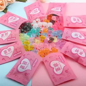 5 шт. милые мини-игрушки-уточки из светящейся смолы, сюрпризы, куклы, фигурки, домашний декор, поддельные конфеты, угадывание, слепой пакет для детей, подарки 3