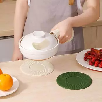 5шт Нескользящий Placemat Anti-Scald Обеденный стол Mat Силиконовые подставки Столешницы Защита изолированные подушки Placemat зелёный