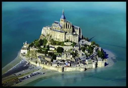 600 Piece Jigsaw Puzzle Mont Saint Michel and Its Bay 9 France Very Small Piece (26x38cm)