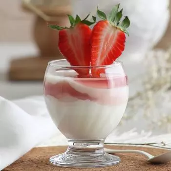 6 стаканов безалкогольных напитков