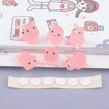 6pcs Resin Cute Glow-In-The-Dark Piggy Ornament DIY Keychain Micro-Landscaping Accessories Home Desktop Car Decoration with Tape