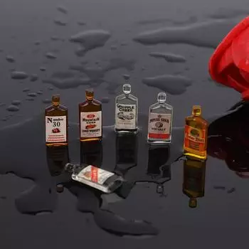 6шт 1:12 Миниатюрных аксессуаров для кукольного домика Мини-игрушки из смолы Бутылка для виски и вина