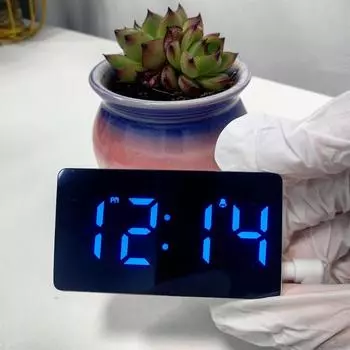 7*4 см Мини Цифровой Будильник TEMP Дата 3 будильника Ночной режим Память выключения Настольные Часы Питание от USB Всегда Включены 12/24H LED Часы белый