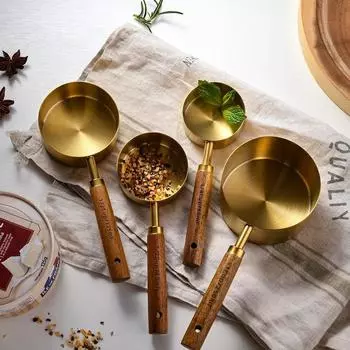 Набор из 8 предметов: позолоченный мерный стакан из нержавеющей стали, мерная ложка, ручка из акации, мерные ложки, измерительные инструменты