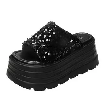 8 см толстая подошва, увеличивающие рост тапочки, женские летние для улицы, 2025 новинка, универсальные пайетки, шлепанцы на перемычке, корейская версия, сказочные сандалии, тренд 34