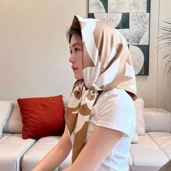 90 см новый модный уличный универсальный платок для осени и зимы простой большой квадратный шарф искусственный шелковый шарф для женщин 90*90cm чёрный