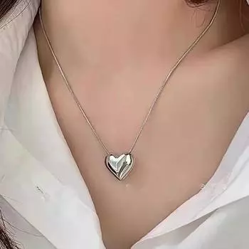925 пробы стерлингового серебра Простой модный серебряный цвет Любовь Сердце Подвеска Ожерелье для женщин Корейская мода Змея Кость Цепь Ключицы Чокеры Украшения для вечеринок