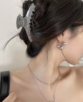 925 silver needle gray pearl earrings women s ins versatile high-end sense fashion asymmetrical design personalized earrings jewelry 925 silver needles