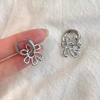 925 Silver Needle Hollow Flower Pendant Earrings Women s Exquisite Versatile Premium Temperament Earrings Autumn and Winter Fashion Earrings 925 silver needles