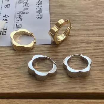 925 Silver Needle Plain Ring Earrings Women s Exquisite Fashion Premium Sense Wave Flower Earrings Light Luxury Versatile Simple New 925 silver needle