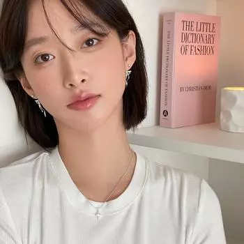 925 Silver Needle Ribbon Bow Earrings Women s Exquisite Sweet Back Hanging Design Earrings Niche Premium Earrings A pair of 925 silver needle