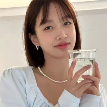 925 Silver Needle Star Earrings Women s Simple Niche Design Advanced Sense Cold Wind Temperament Earrings New Summer 925 silver needles