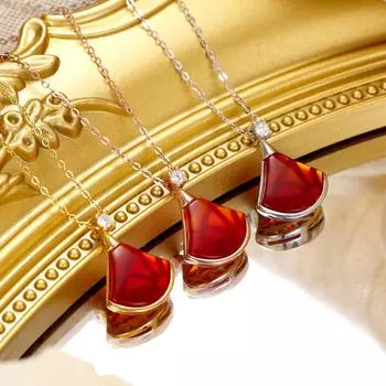 925 silver small skirt necklace white shell agate pendant small skirt necklace women s counter gift Qixi Festival gift 925 silver