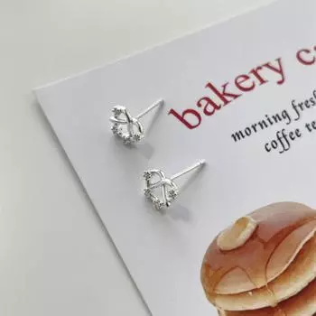 99 sterling silver alkaline water love stud earrings women s exquisite flash diamond sweet cool small earrings personalized high-end stud earrings 99 silver