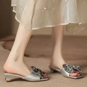 A28-3 серебристые туфли на высоком каблуке с квадратным носком, тонкий каблук, большой бант со стразами, красивые летние туфли, темпераментная верхняя обувь 35 чёрный