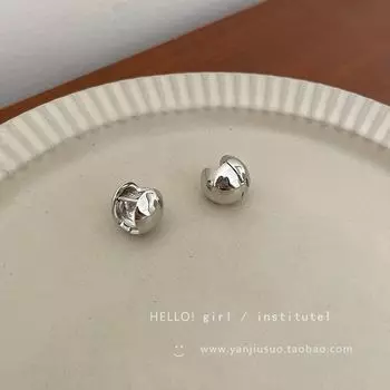 Accessible Luxury Fancy Metal Ball Earrings Female 2025 New Arrival Best Selling Niche Design Cold Wind Simple Stud Earrings Silver glitter ball ear buckle