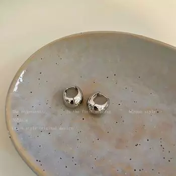 Accessible Luxury Women s Fall and Winter Stud Earrings Best Selling Square and round Face Simple Bracelet Silver small fat Pier ear ring