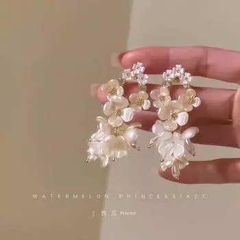 Accessible Luxury Women s Retro Fancy Niche Style Dignified Flowers S925 Silver Needle-Ear Holes
