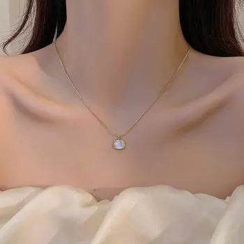 Accessible Luxury Women s Sweater Chain Generous and Upscale Shell Pearl White Shell Necklace